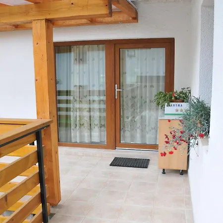 Tina Διαμέρισμα