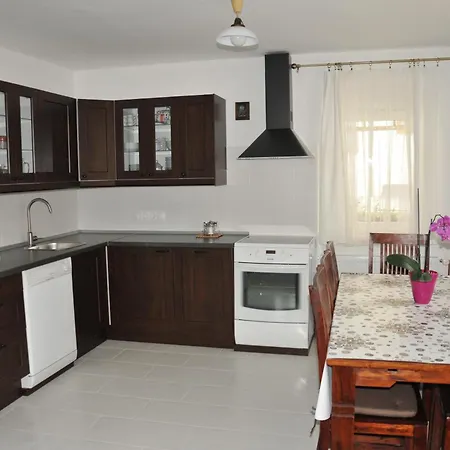 Tina Apartment *